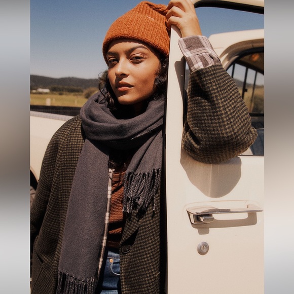 Madewell Alpaca-Blend Cuffed Beanie - Picture 5 of 10